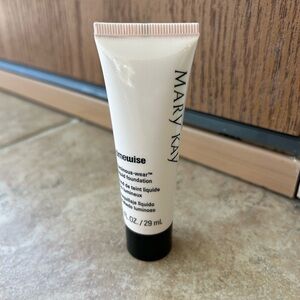 Mary Kay Timewise Luminous Wear Foundation